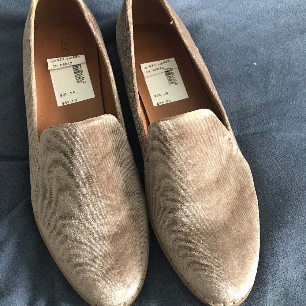 Velvet flats